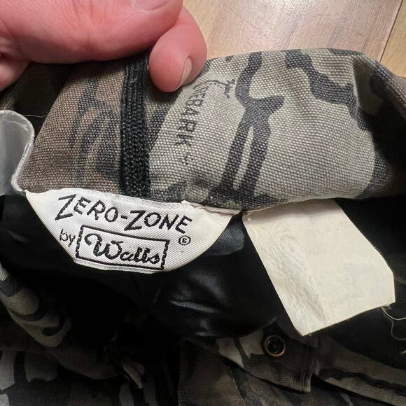 VINTAGE Walls Rebark Camo Men’s 48 Distressed Coverall Jumpsuit Hunting Outdoor - Picture 4 of 9